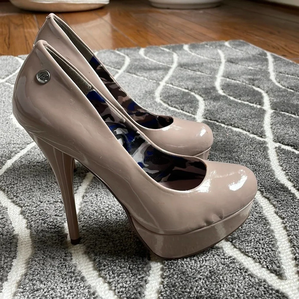 Blink Pumps Nude Size 37, US 7 - Picture 1 of 5